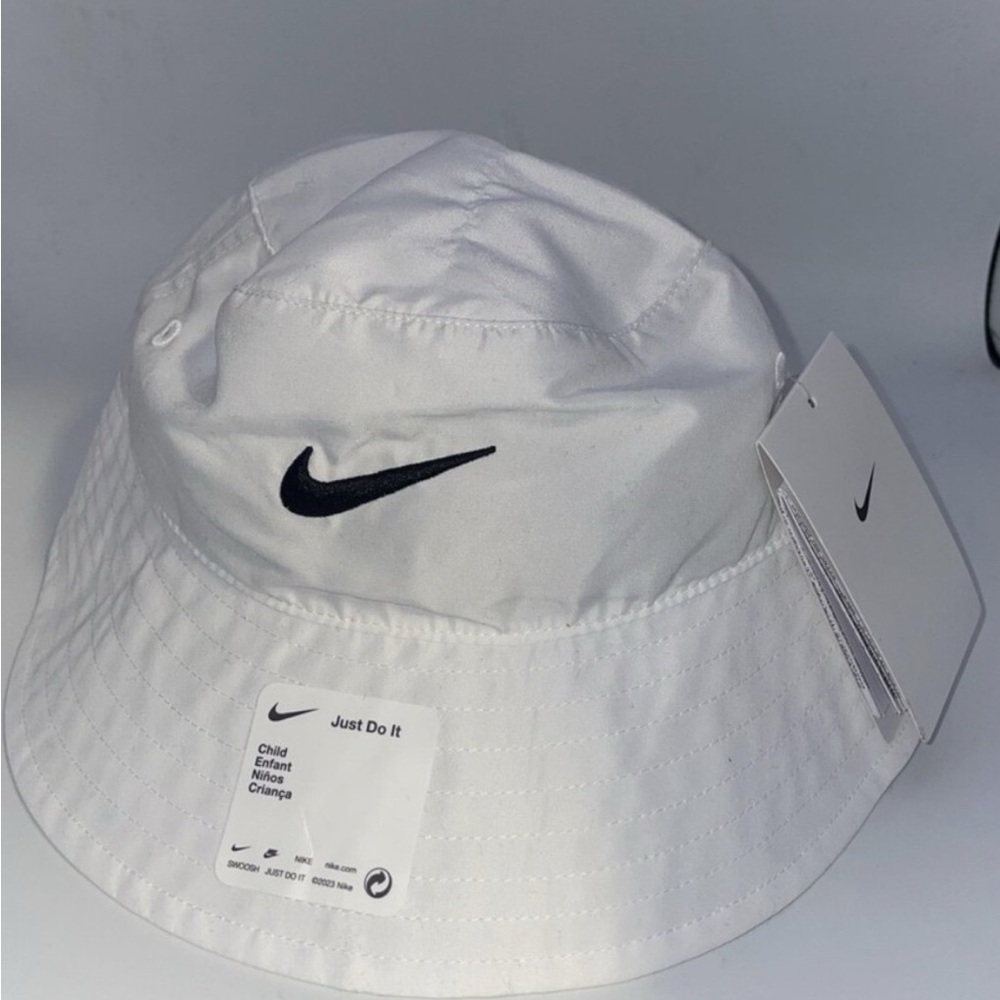 Nike Classic White Bucket Hat